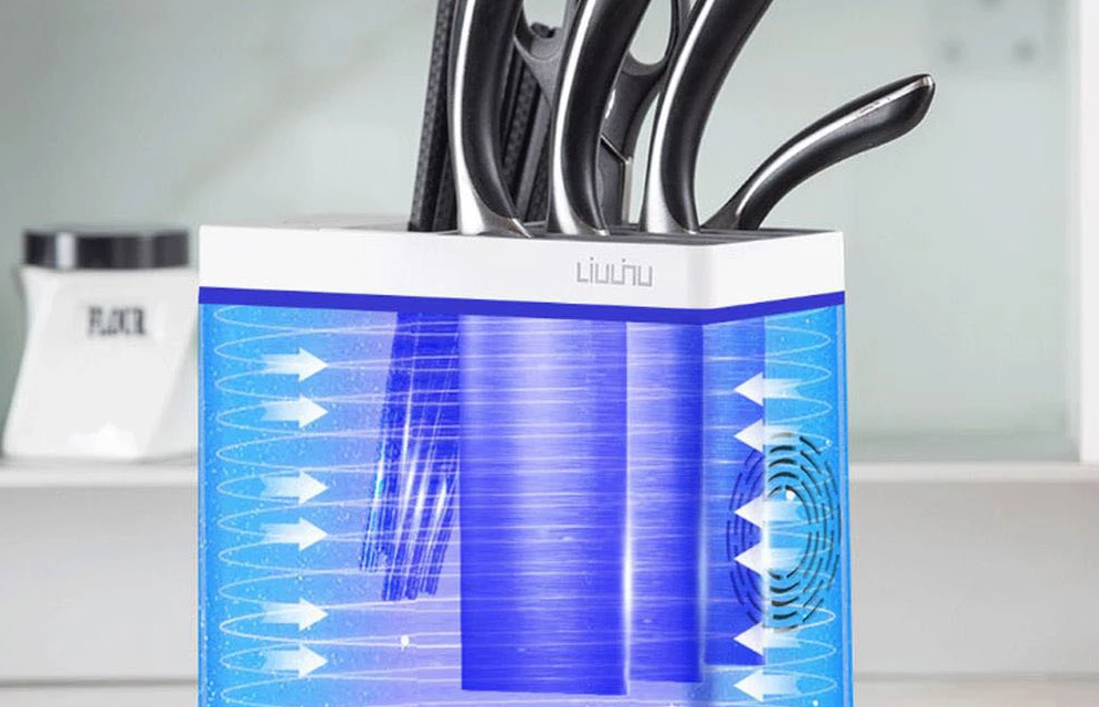 Egy újabb hasznos „őrültség” a Xiaomitól – UV sterilizálós késtartó