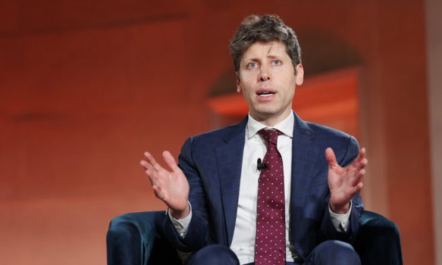 Molotov-koktélt dobtak Sam Altman otthonára