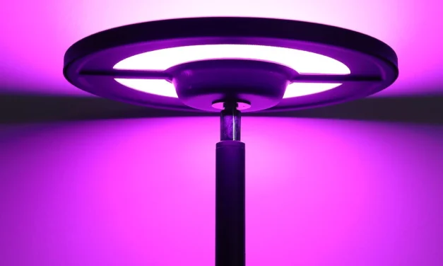 BlitzWill BWL-FL4 okos padlólámpa: 25W RGB, app és hangvezérlés