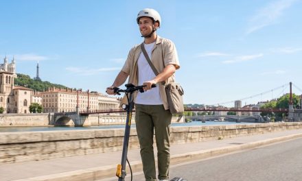 Ausom K20 elektromos roller: 1100W, 70 km hatótáv, 45 km/h sebesség – Teszt és vélemények