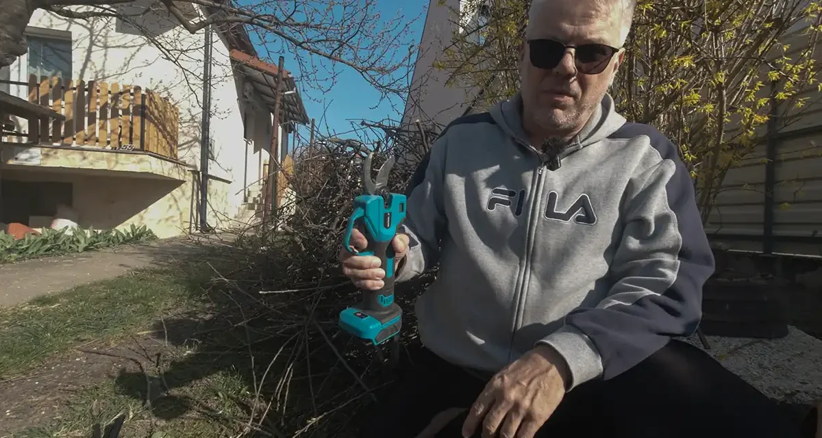 Kipróbáltuk: Drillpro Akkumulátoros Elektromos Metszőolló – életem másik szerelme – röviden, őszintén
